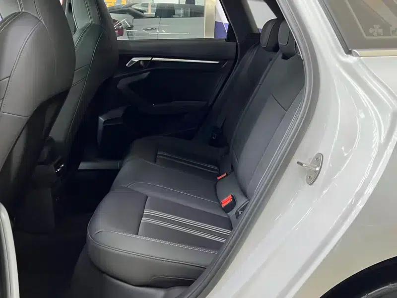 Audi A3 2023 Facelift Sportback 35 TFSI Fashion Sporty Model — миниатюра 24