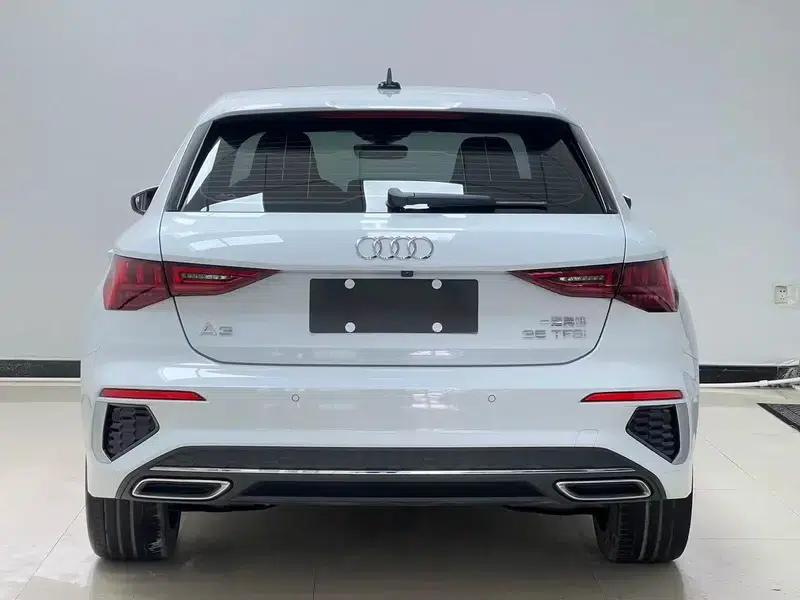 Audi A3 2023 Facelift Sportback 35 TFSI Fashion Sporty Model — миниатюра 6