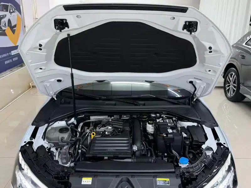 Audi A3 2023 Facelift Sportback 35 TFSI Fashion Sporty Model — миниатюра 8