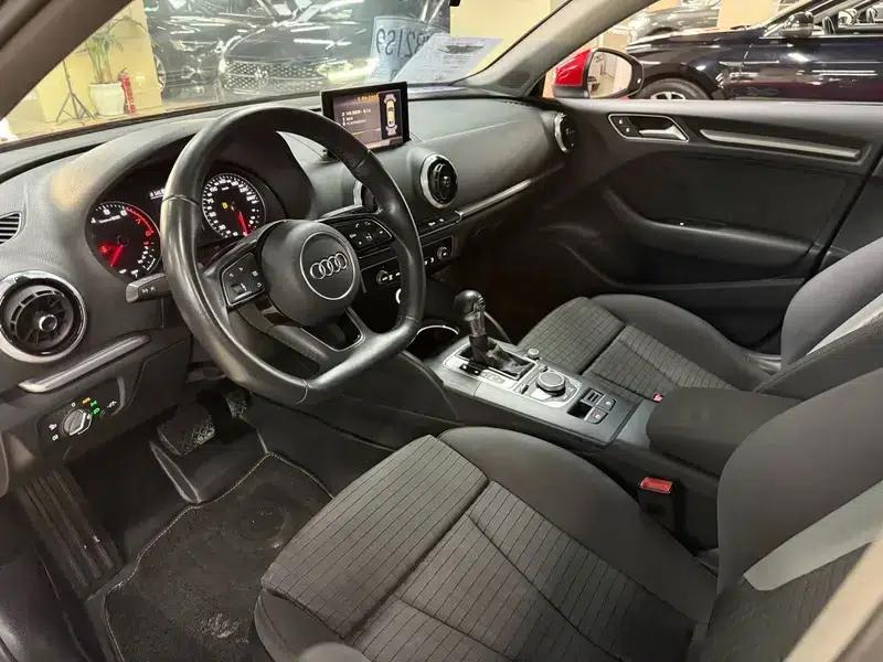 Audi A3 2018 30th Anniversary Edition Limousine 35 TFSI Fashion Model — миниатюра 9