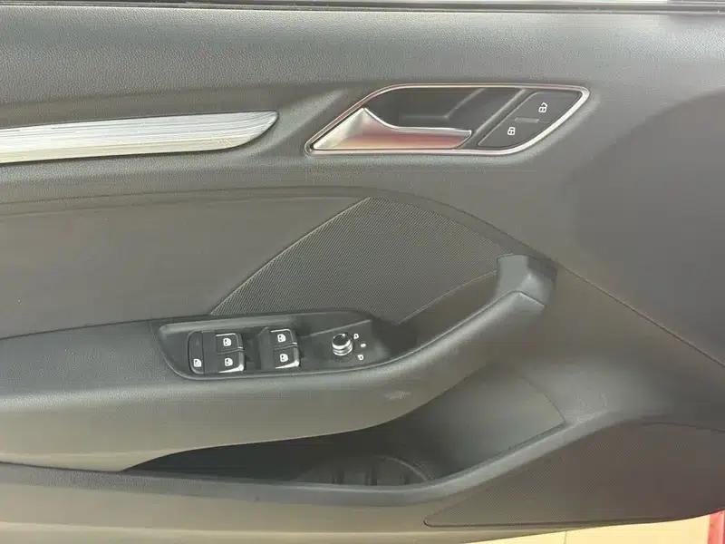 Audi A3 2018 30th Anniversary Edition Limousine 35 TFSI Fashion Model — миниатюра 10