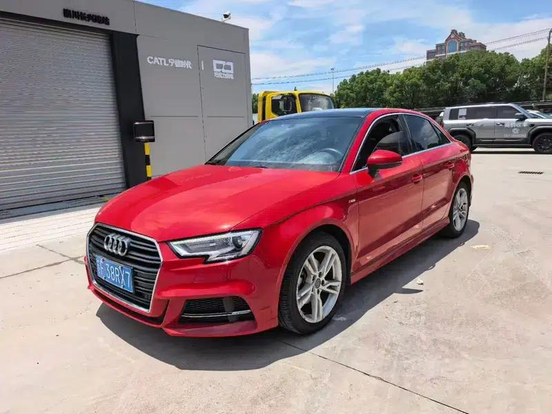Audi A3 2018 30th Anniversary Edition Limousine 35 TFSI Fashion Model — миниатюра 1