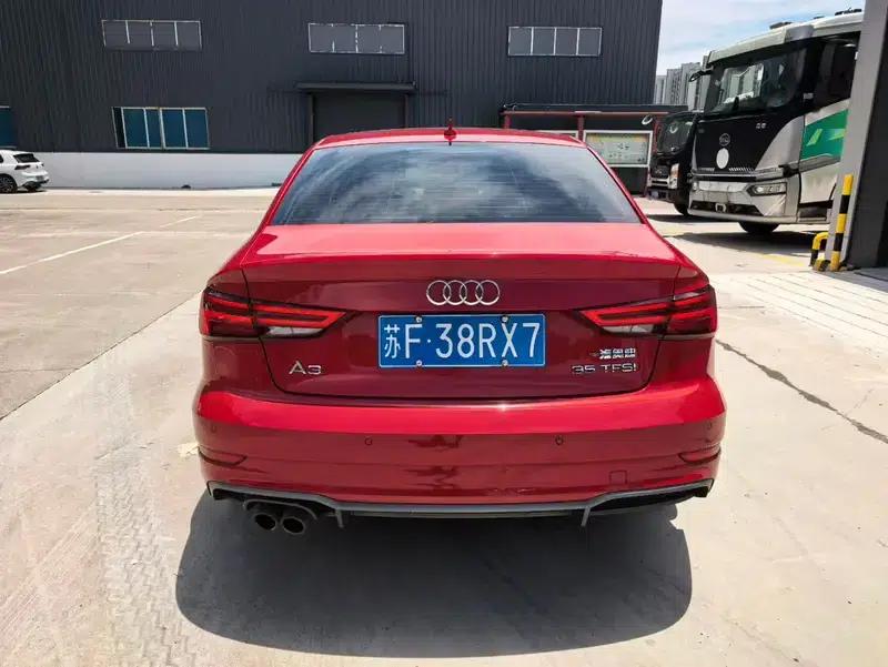 Audi A3 2018 30th Anniversary Edition Limousine 35 TFSI Fashion Model — миниатюра 5