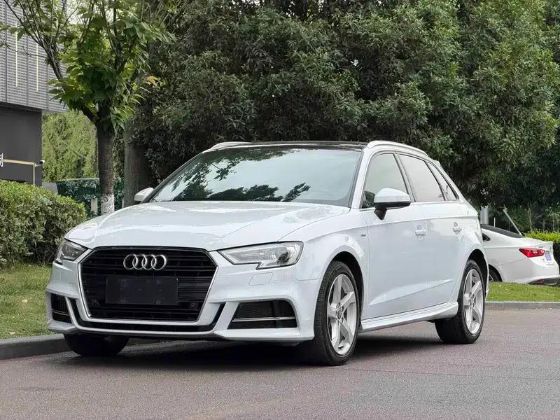 Audi A3 2018 30th Anniversary Edition Sportback 35 TFSI Fashion Model — миниатюра 1