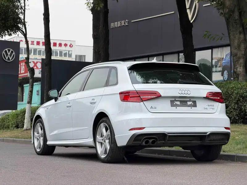 Audi A3 2018 30th Anniversary Edition Sportback 35 TFSI Fashion Model — миниатюра 3