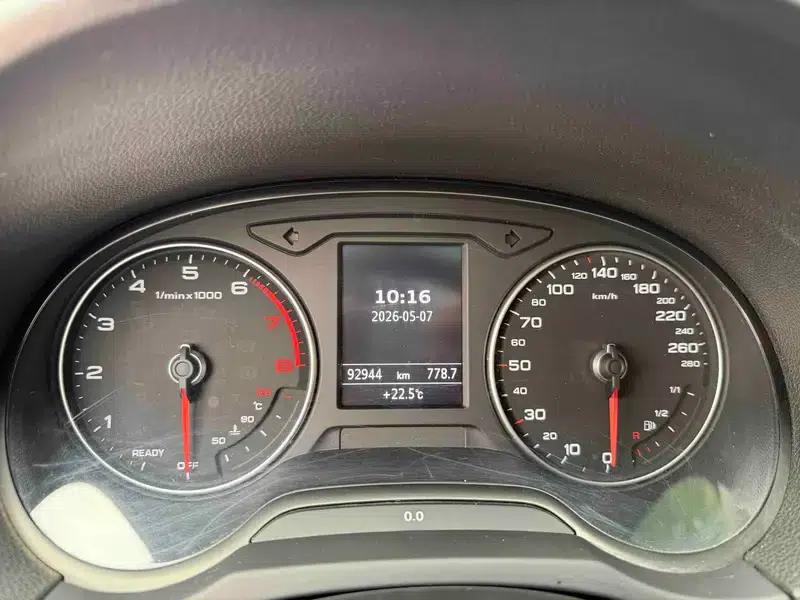 Audi A3 2018 30th Anniversary Edition Sportback 35 TFSI Fashion Model — миниатюра 8