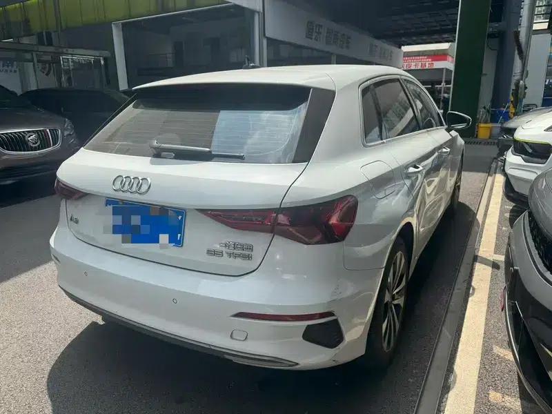 Audi A3 2023 Facelift Sportback 35 TFSI Progressive Elegance — миниатюра 4