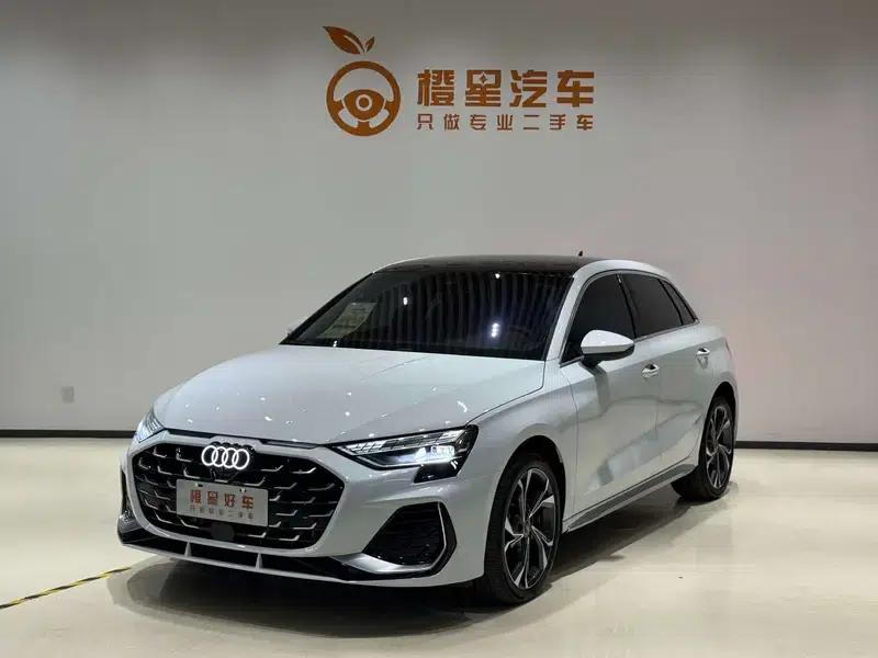 Audi A3 2025 Sportback 35 TFSI Flying Spur Luxury Edition — миниатюра 1
