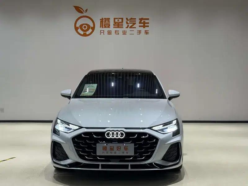 Audi A3 2025 Sportback 35 TFSI Flying Spur Luxury Edition — миниатюра 2