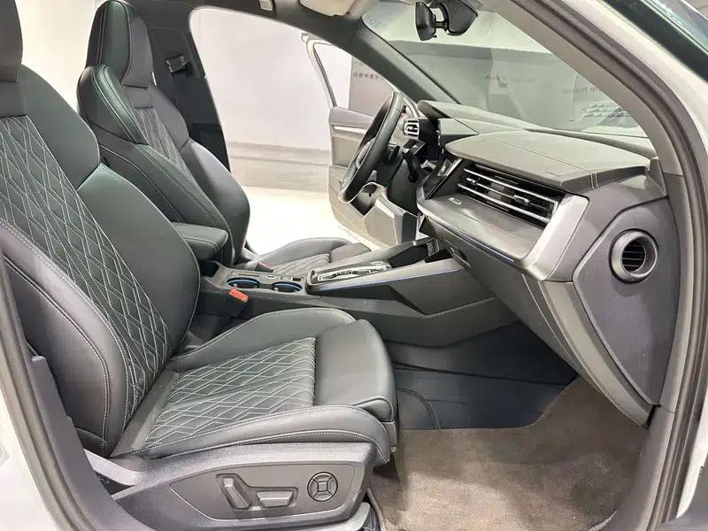 Audi A3 2025 Sportback 35 TFSI Flying Spur Luxury Edition — миниатюра 11