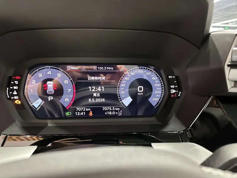 Audi A3 2025 Sportback 35 TFSI Flying Spur Luxury Edition — миниатюра 7