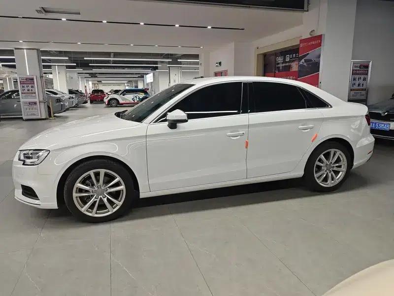 Audi A3 2017 Limousine 35 TFSI Progressive — миниатюра 3