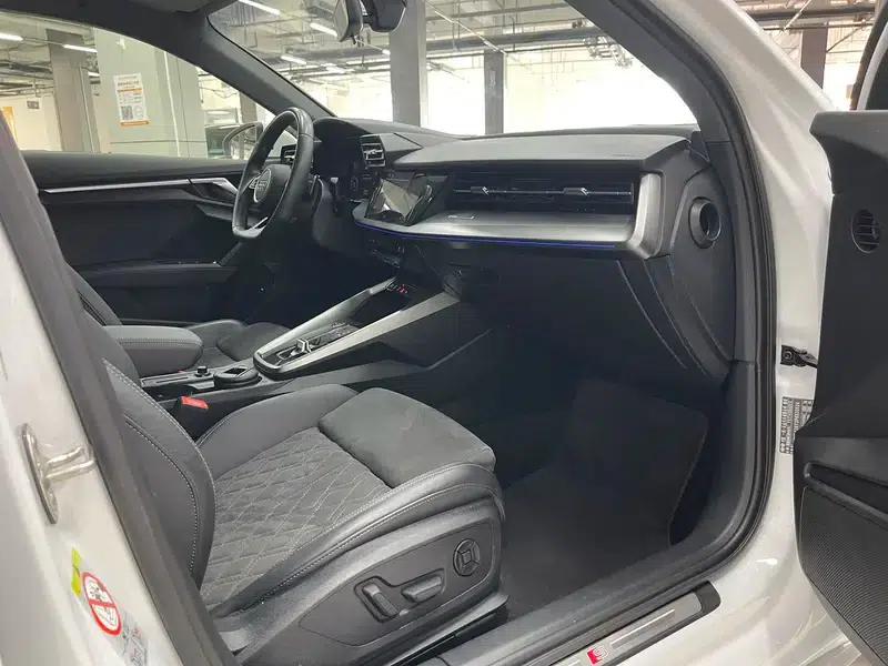 Audi A3 2023 Facelift A3L Limousine 35 TFSI Luxury Sport — миниатюра 7