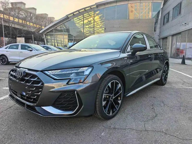 2026 Audi A3 A3L Limousine 35 TFSI Flying Spur Luxury Edition — миниатюра 1