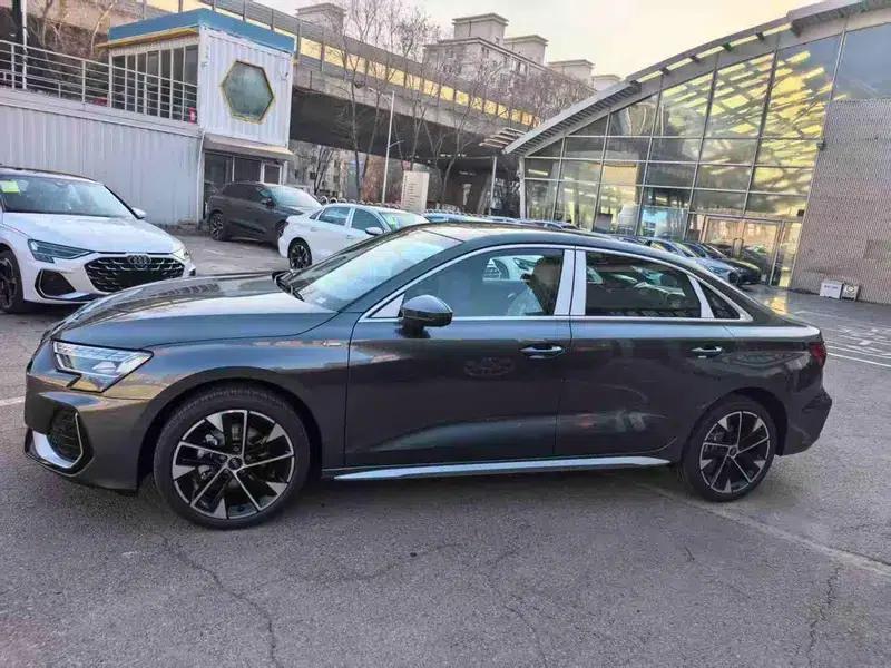 2026 Audi A3 A3L Limousine 35 TFSI Flying Spur Luxury Edition — миниатюра 3