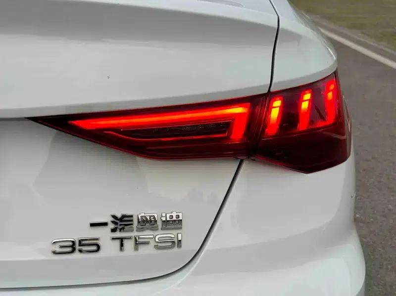 Audi A3 2023 Facelift A3L Limousine 35 TFSI Sporty Edition — миниатюра 10