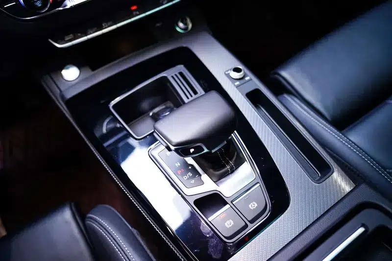 Audi Q5L 2023 40T Luxury Dynamic — миниатюра 6