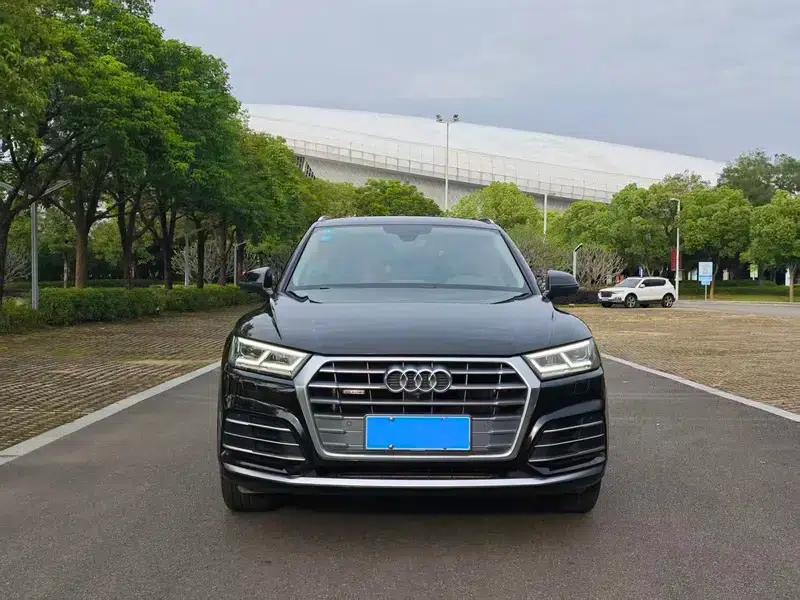 Audi Q5L 2020 40 TFSI Luxury Fashion Edition — миниатюра 2
