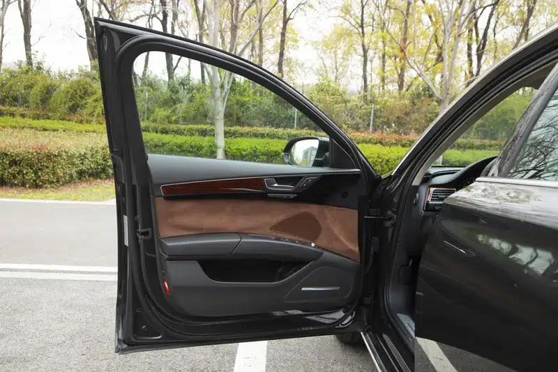 2011 Audi A8 A8L 3.0 TFSI quattro Comfort (213kW) — миниатюра 29