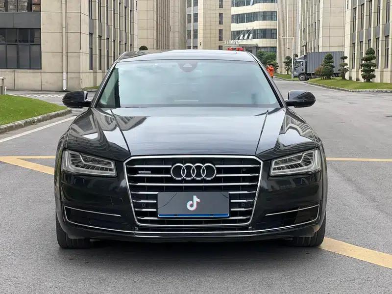 2014 Audi A8 A8L 45 TFSI quattro Luxury — миниатюра 2