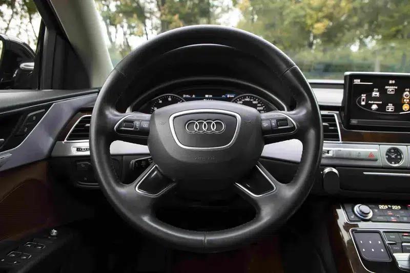 2016 Audi A8 A8L 45 TFSI quattro Comfort — миниатюра 18
