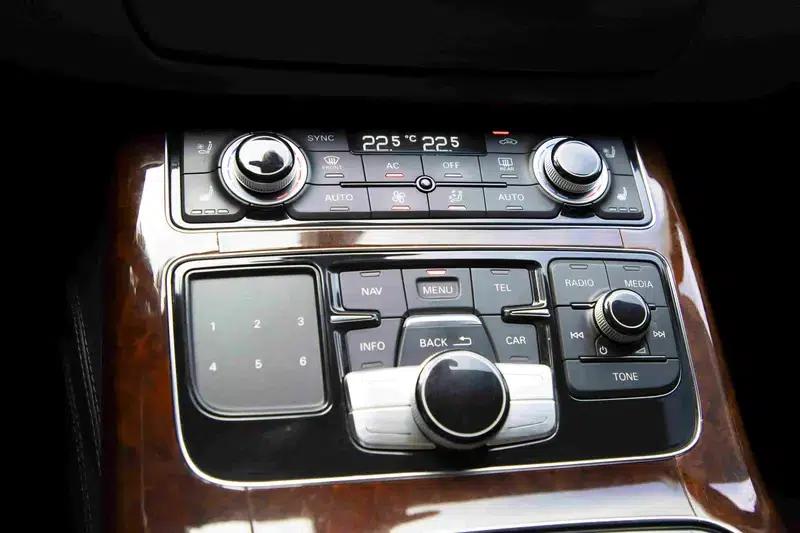 2012 Audi A8 A8L 6.3 FSI W12 quattro — миниатюра 27