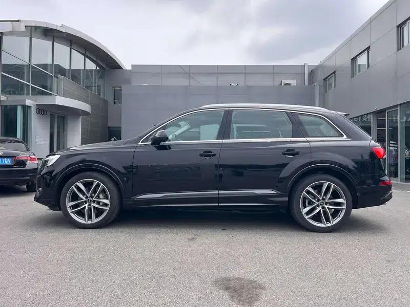 Audi Q7 2024 45 TFSI quattro S line Sport — миниатюра 3