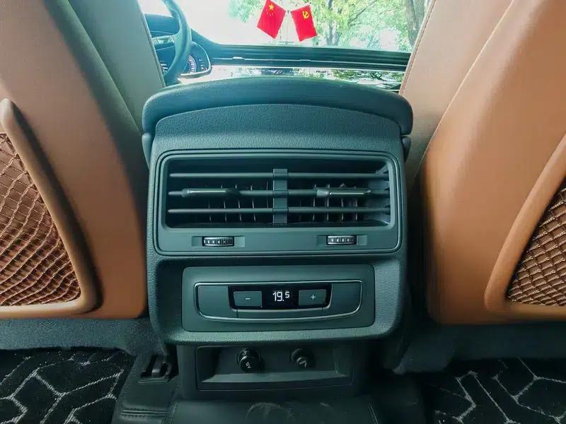 Audi Q7 2024 45 TFSI quattro S line Sport — миниатюра 18