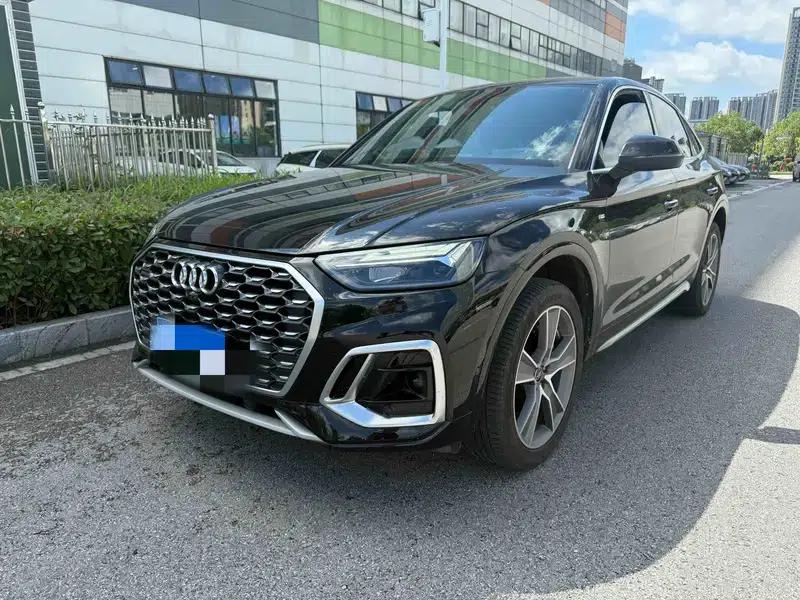 Audi Q5L Sportback 2022 40 TFSI Luxury — миниатюра 1