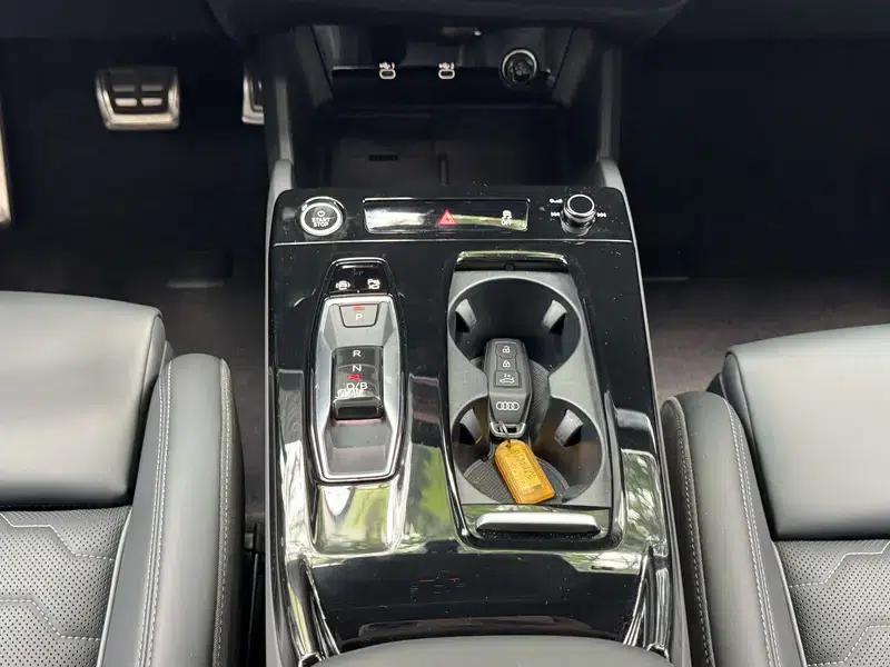 Audi Q6L e-tron 2026 First Edition — миниатюра 21