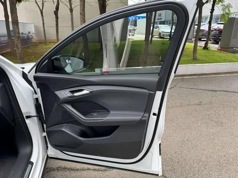 Audi Q6L e-tron 2026 First Edition — миниатюра 29