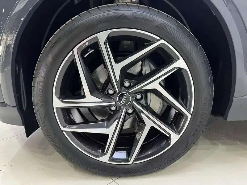 Audi Q6L e-tron 2026 First Edition — миниатюра 8