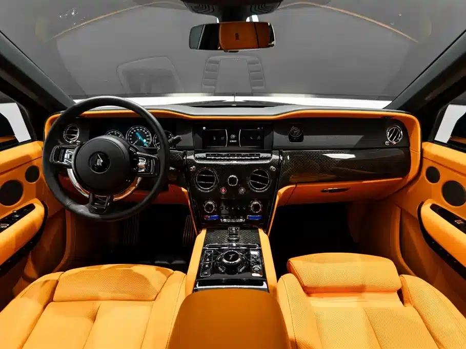 2020 Cullinan Black Badge — миниатюра 10
