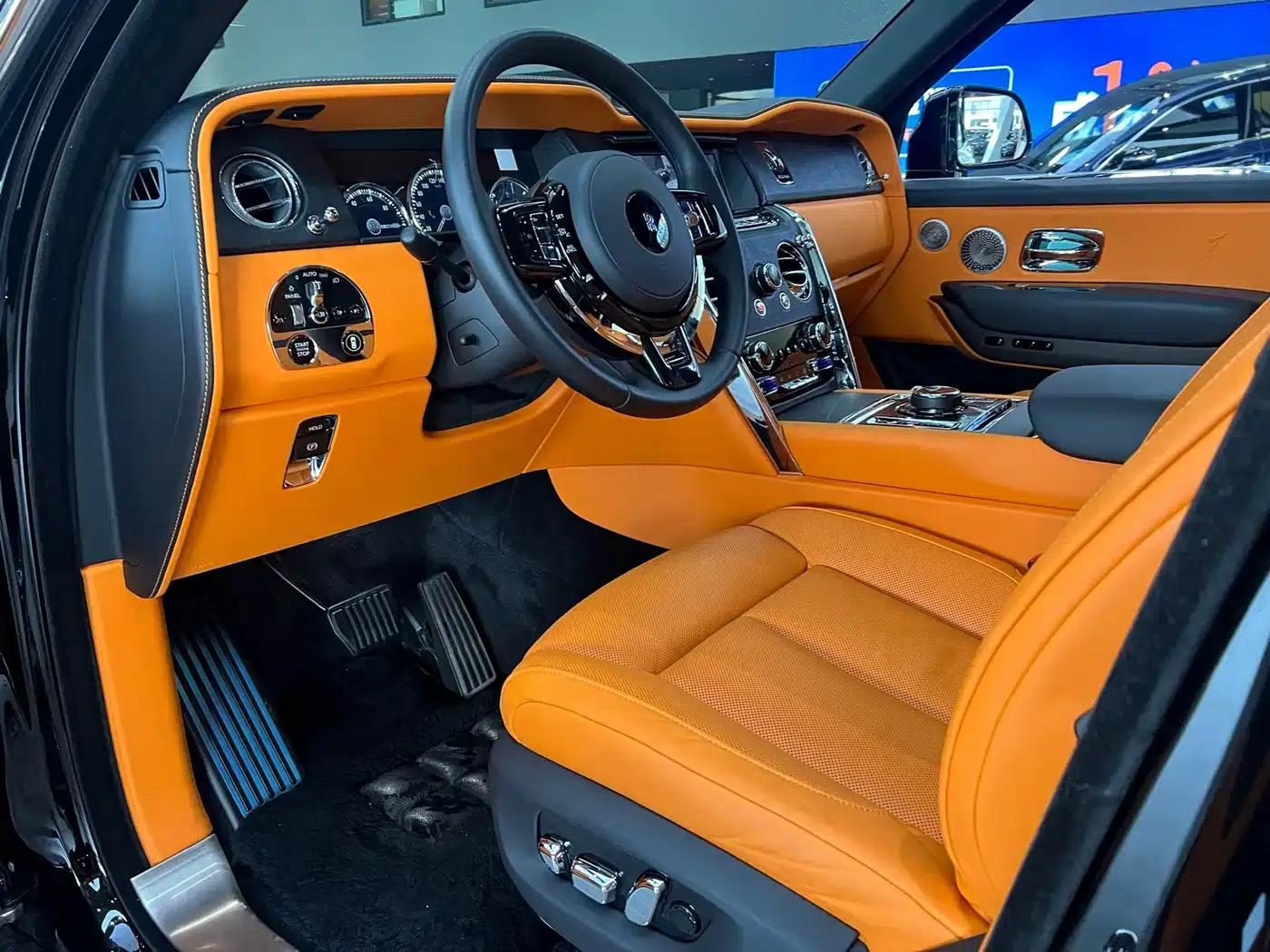 2022 Cullinan, four-seater version — миниатюра 2
