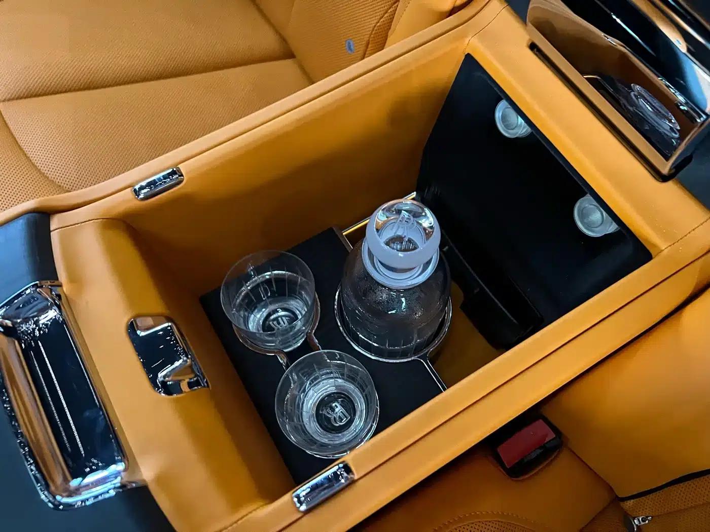 2022 Cullinan, four-seater version — миниатюра 14
