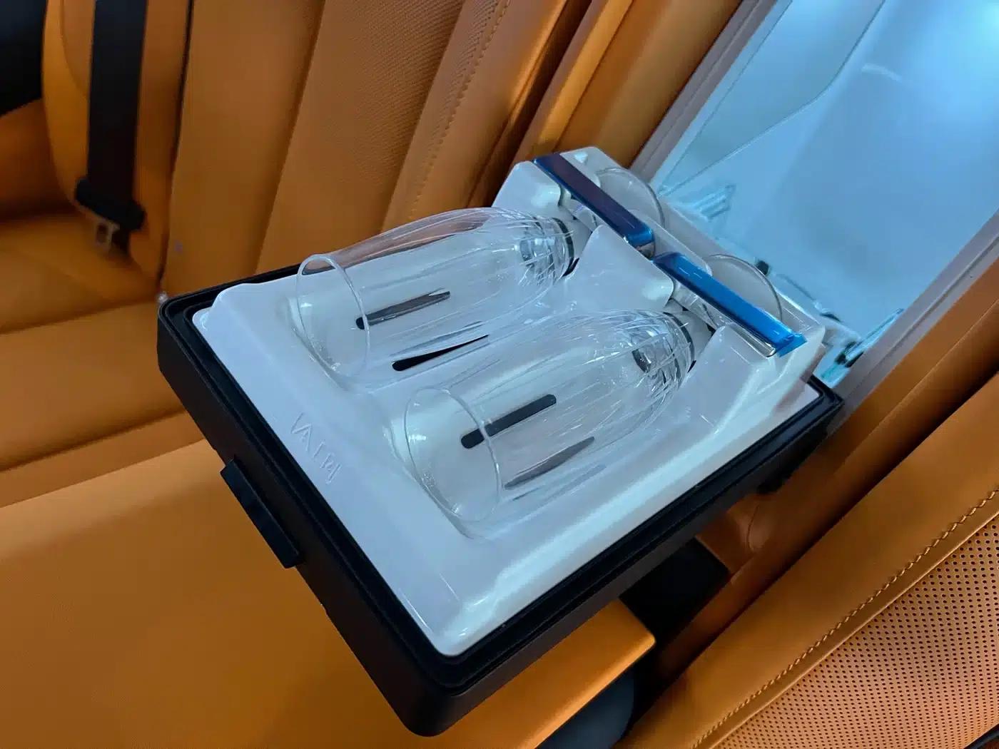 2022 Cullinan, four-seater version — миниатюра 16