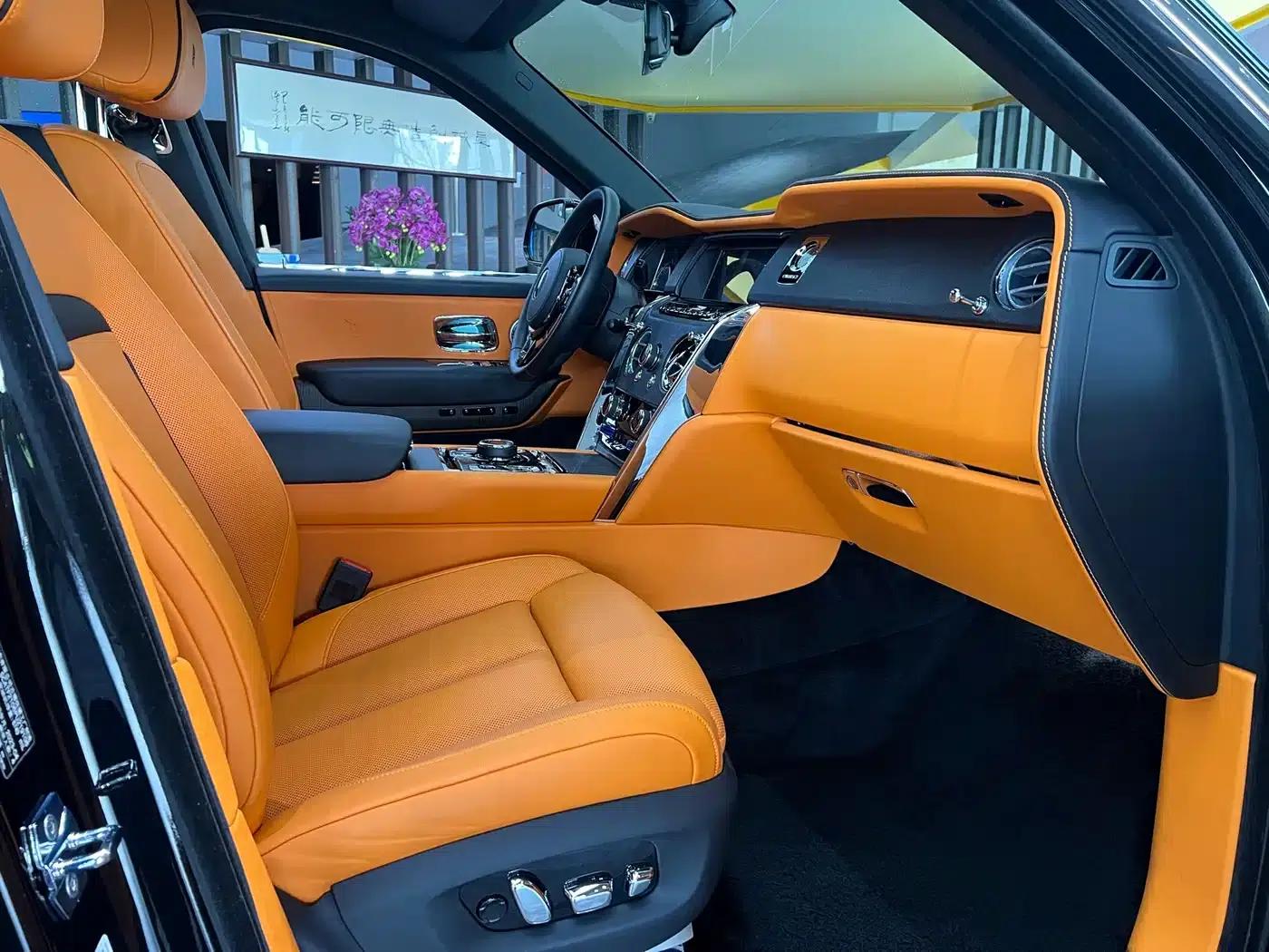 2022 Cullinan, four-seater version — миниатюра 21