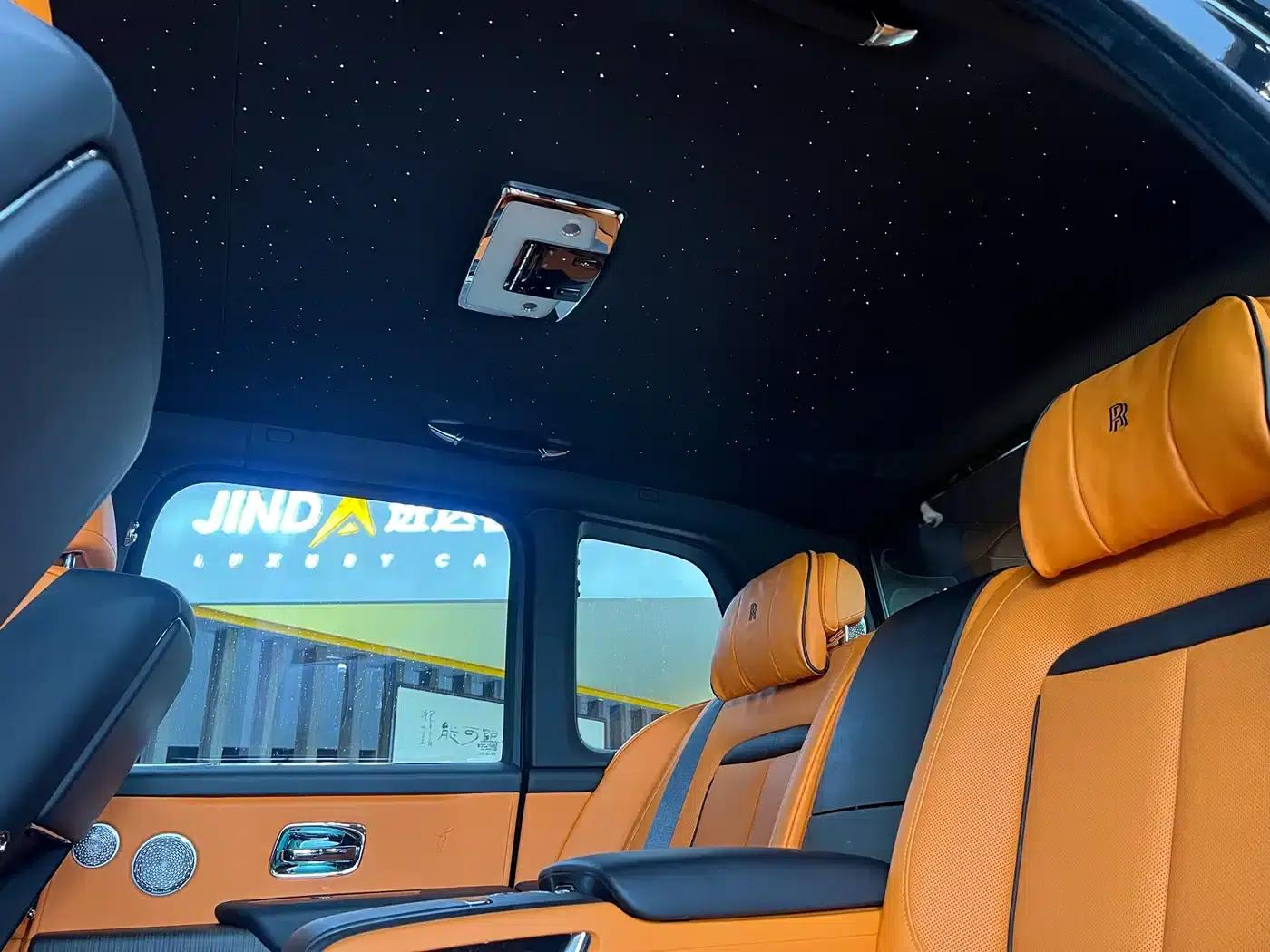 2022 Cullinan, four-seater version — миниатюра 6