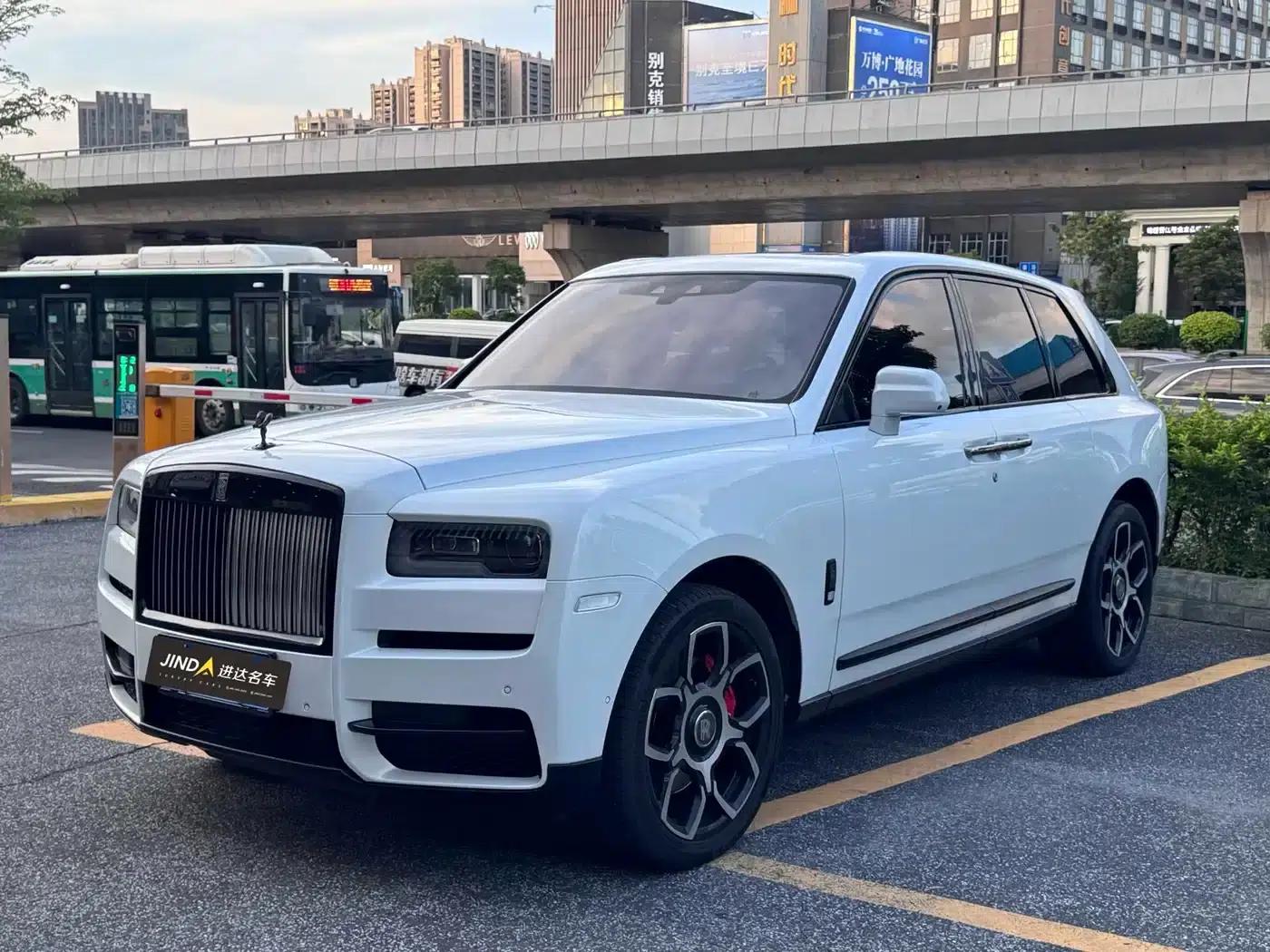 2018 Cullinan, four-seater version — миниатюра 4