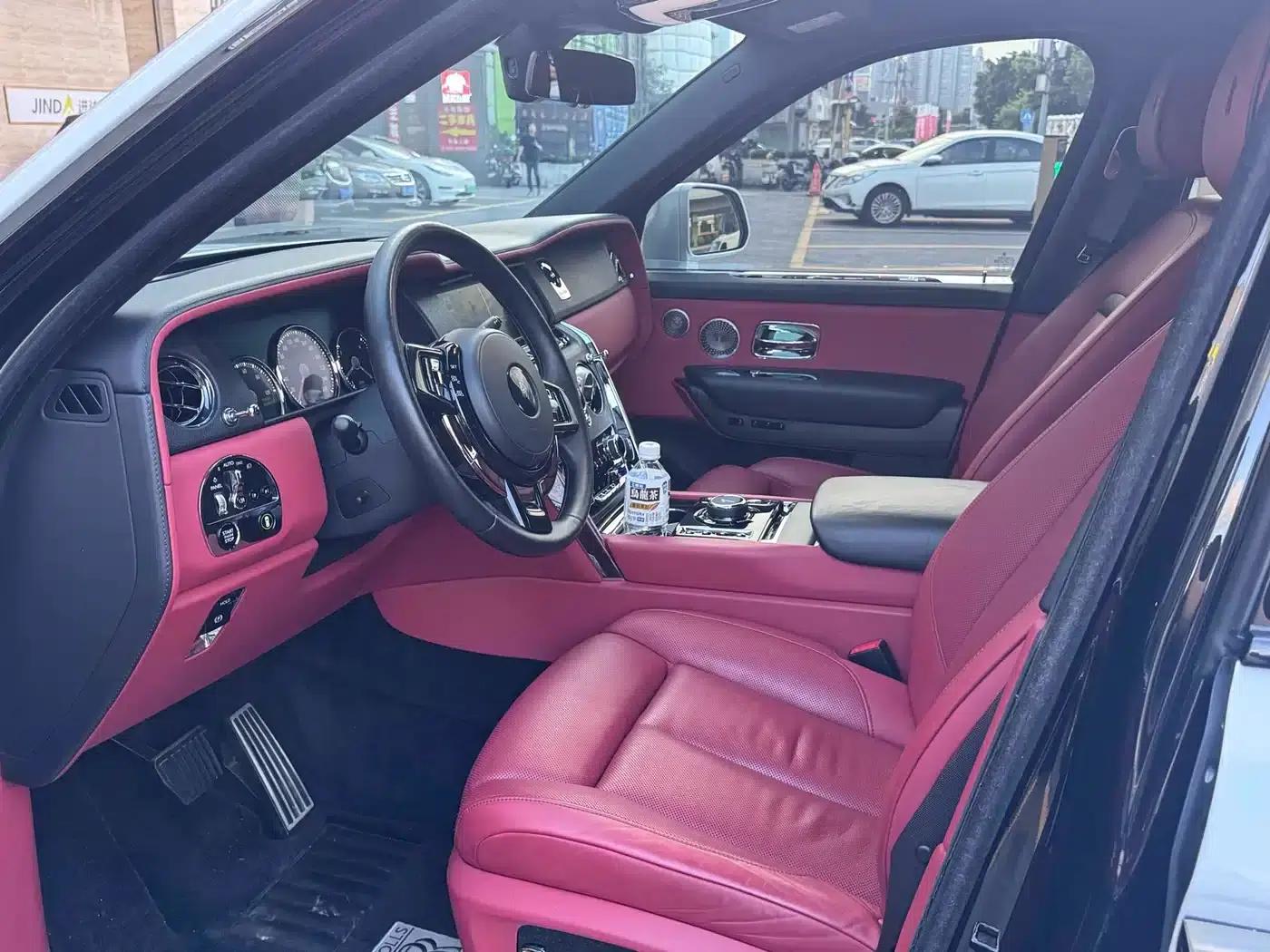 2018 Cullinan, four-seater version — миниатюра 5