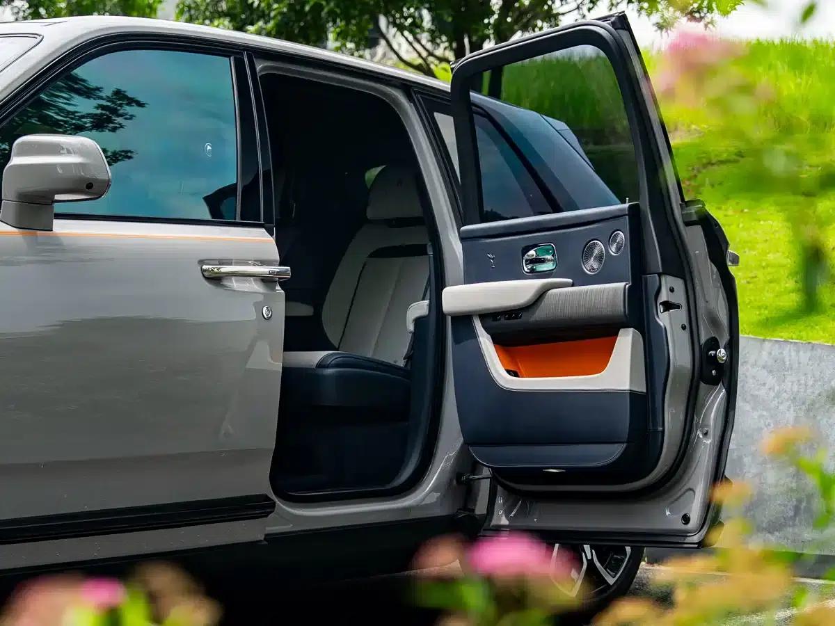 2018 Cullinan, four-seater version — миниатюра 12