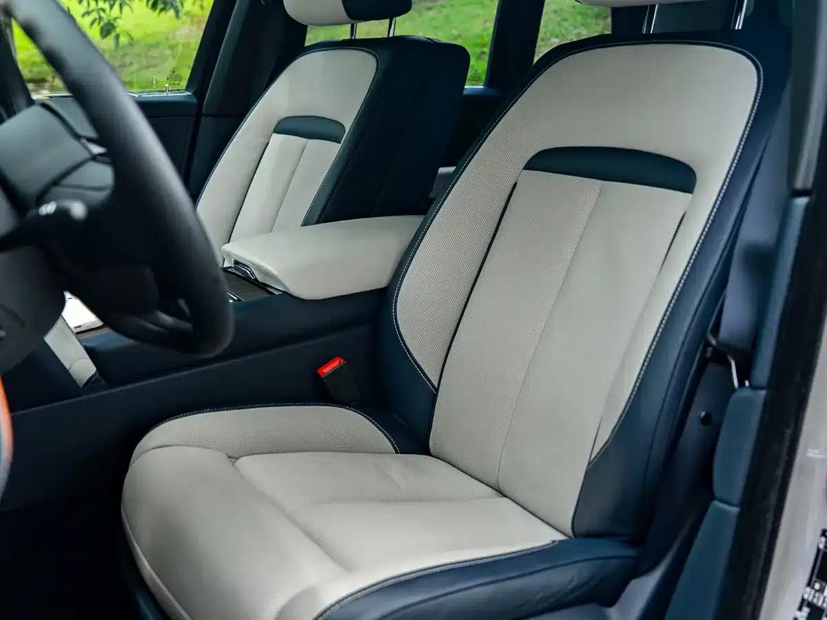 2018 Cullinan, four-seater version — миниатюра 8