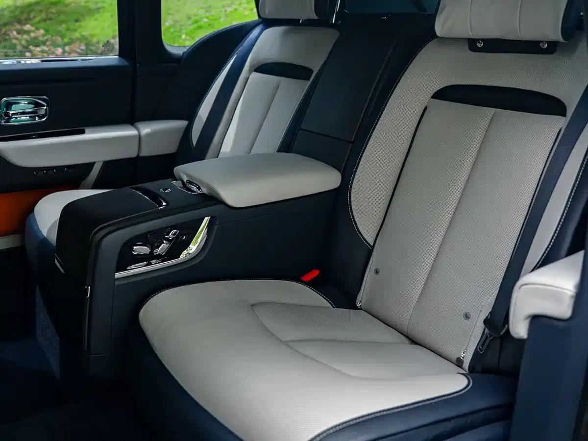 2018 Cullinan, four-seater version — миниатюра 9