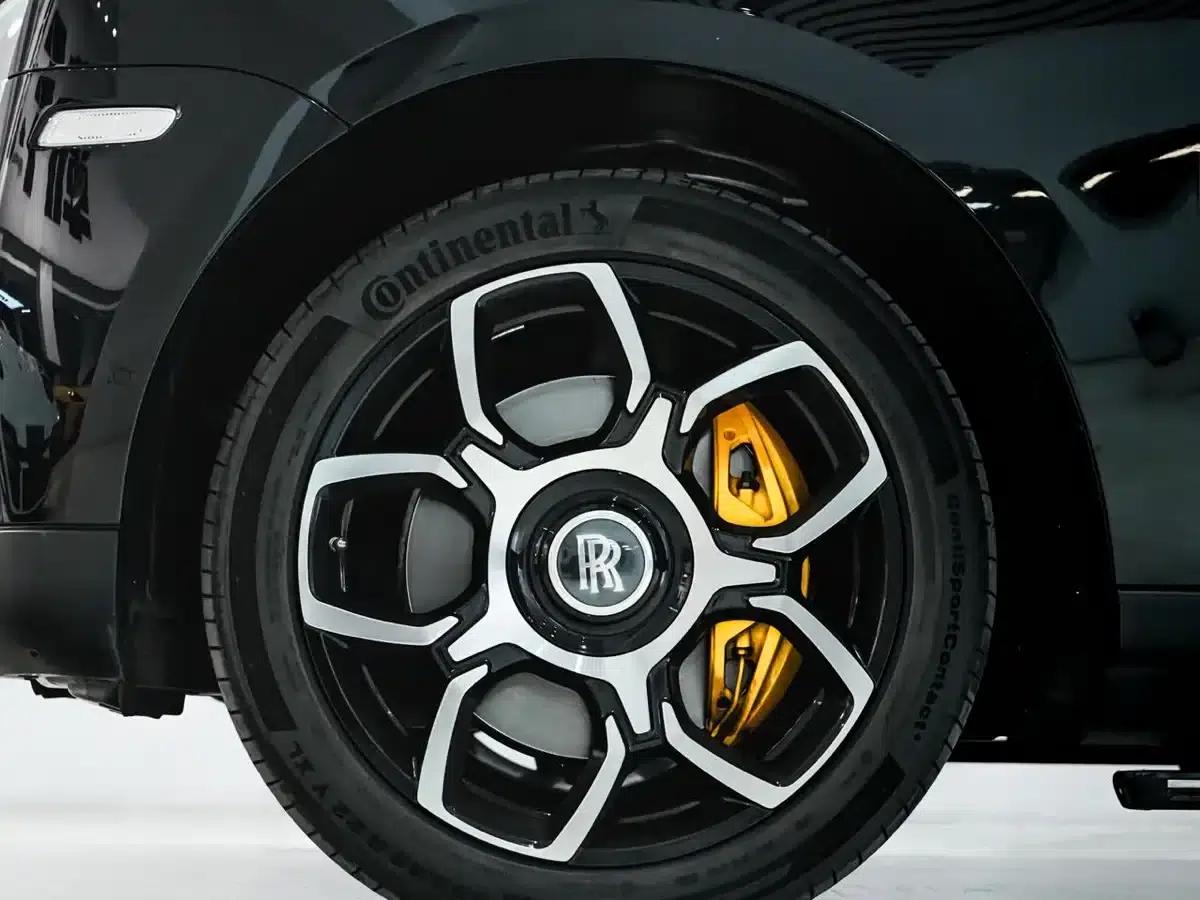 2024 Cullinan, four-seater version — миниатюра 7