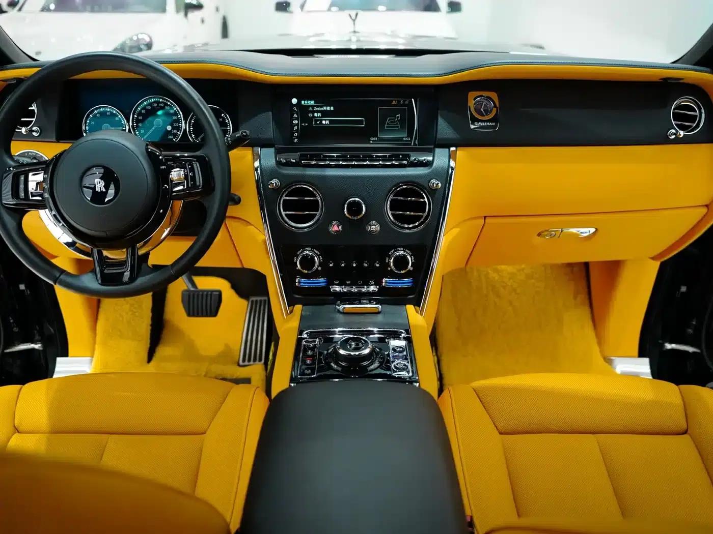 2024 Cullinan, four-seater version — миниатюра 9