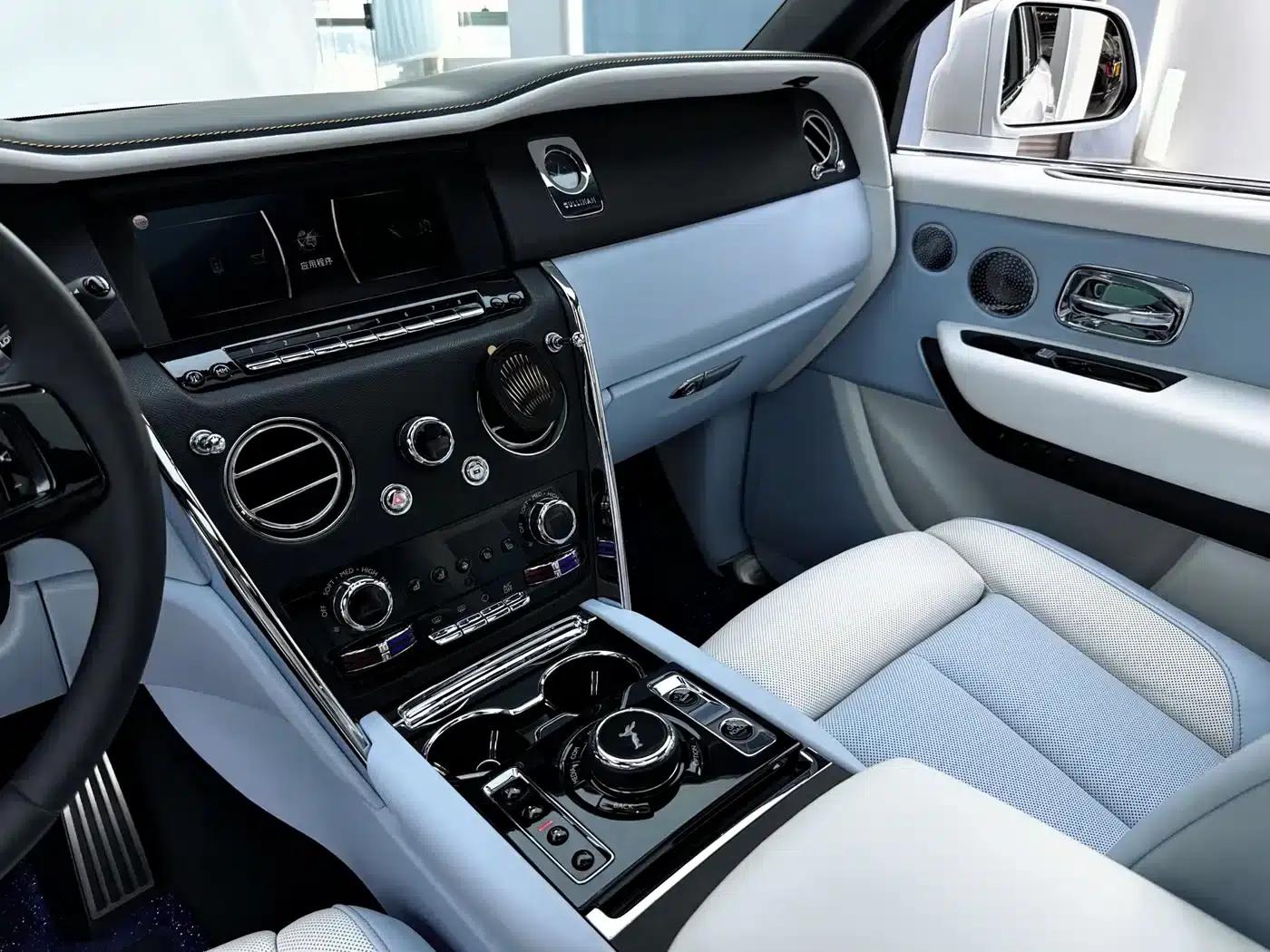 2018 Cullinan 5-seater — миниатюра 21