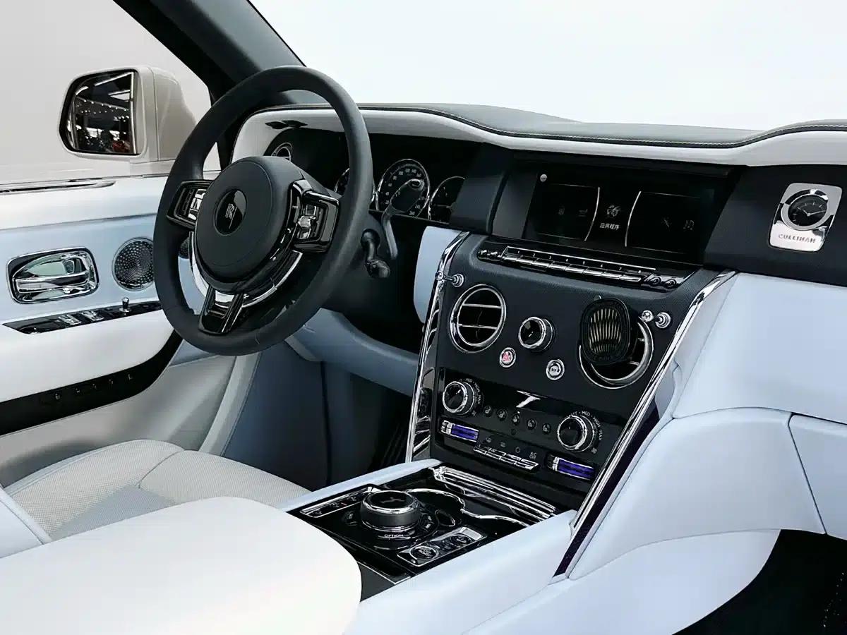 2018 Cullinan 5-seater — миниатюра 23