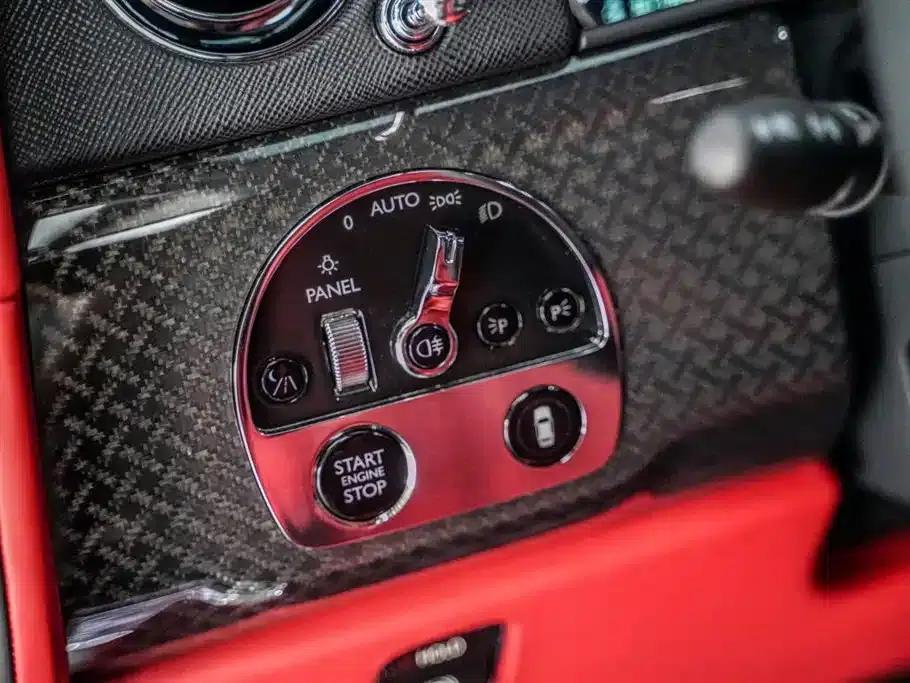2022 Cullinan Black Badge — миниатюра 15