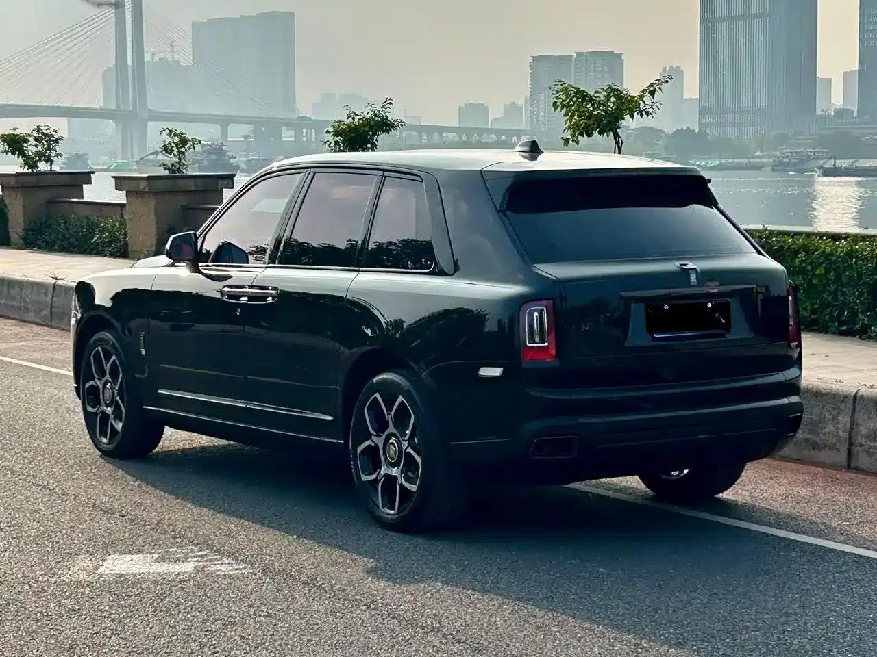 2022 Cullinan Black Badge — миниатюра 3