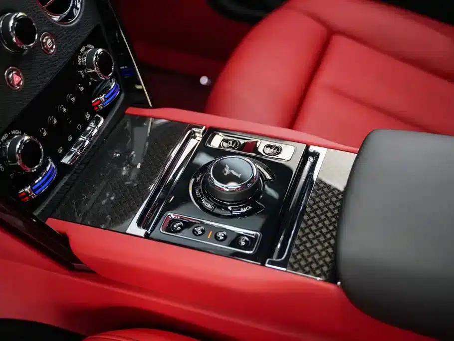 2022 Cullinan Black Badge — миниатюра 27